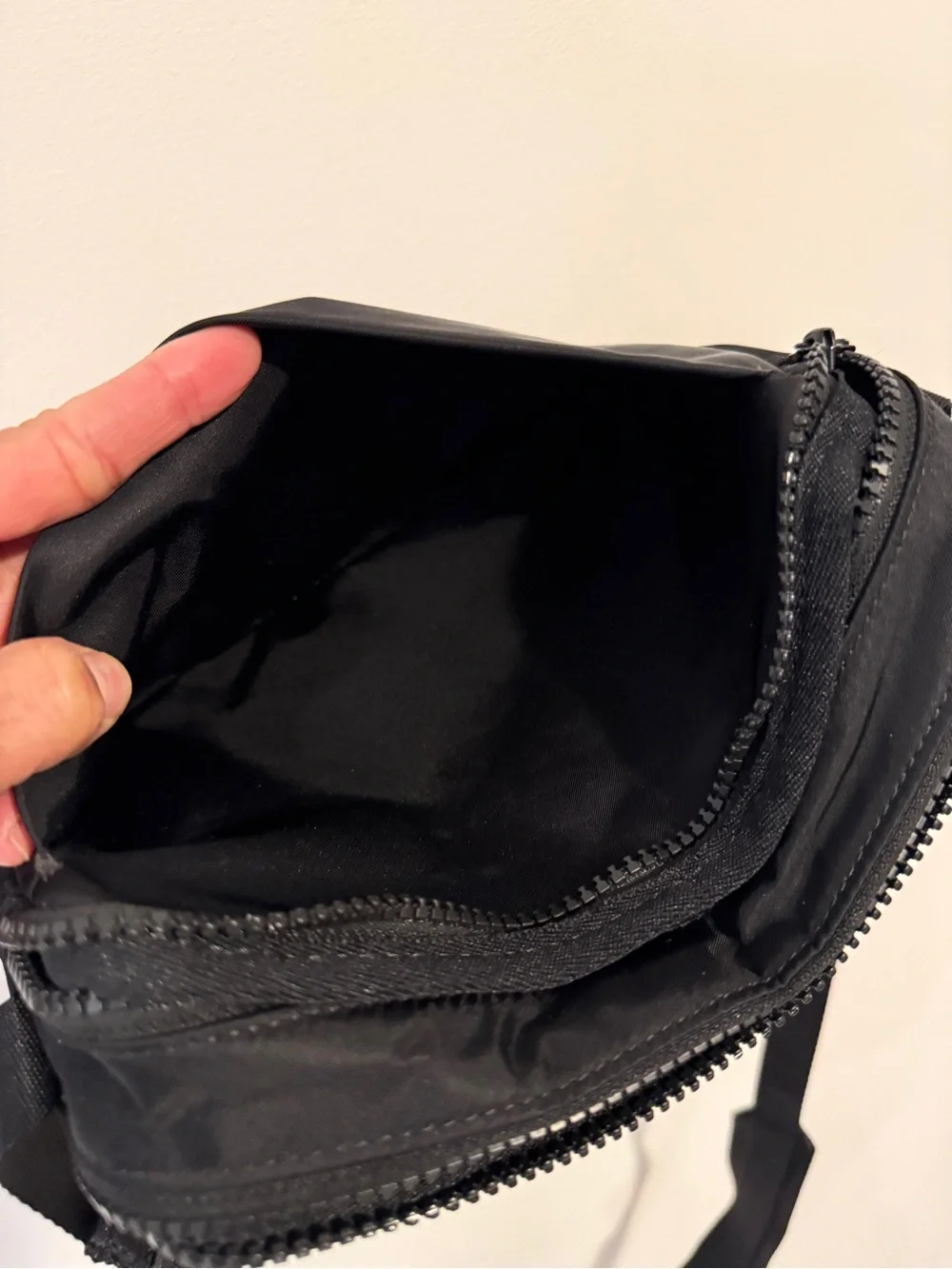 Everlane Nylon Crossbody Bag - Sacoche Style - Black